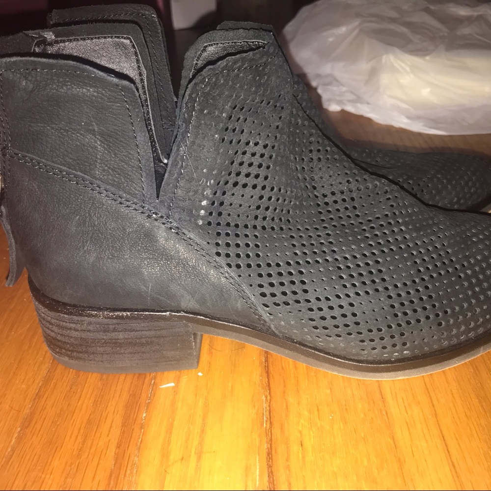 Dolce vita black suede booties EUC